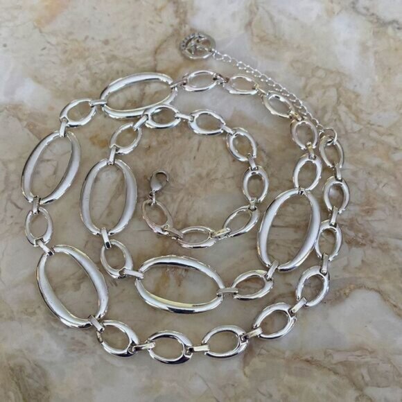 Crown Trifari Oval Link Modernist Silver Tone Necklace - Picture 4 of 9